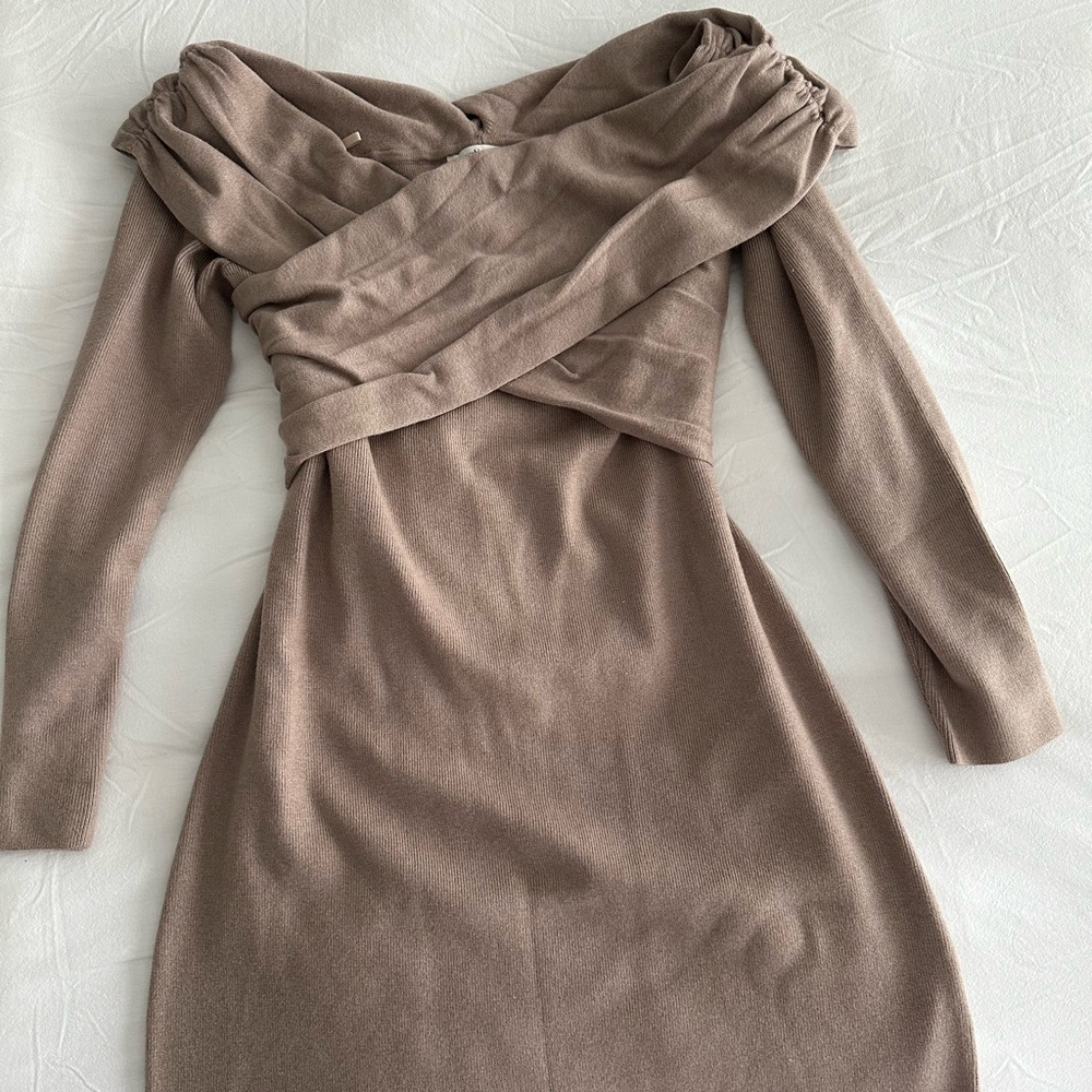 Abercrombie & Fitch Cream Off-Shoulder Bodycon Dress